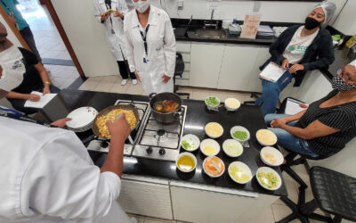 Merendeiras da Cidade de Deus participam de curso no restaurante do Polo